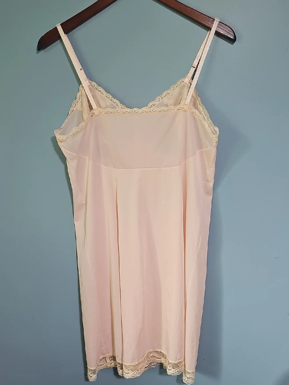 Vintage pink lace full slip - Picture 2 of 4